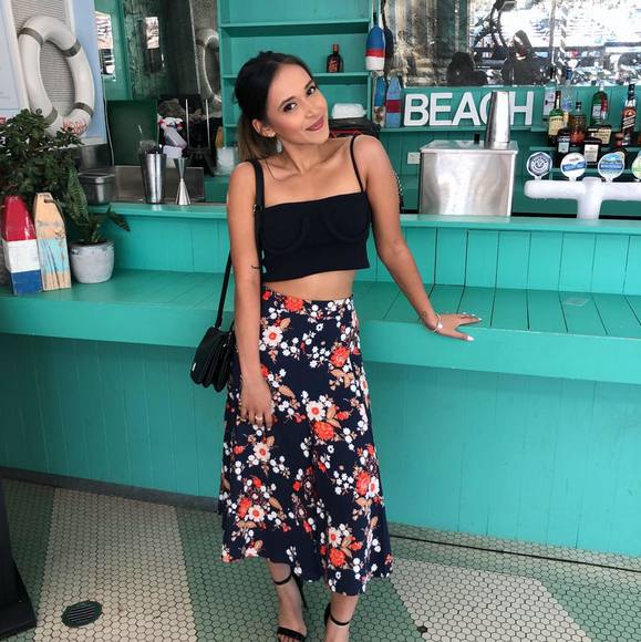 Meet your Posher, Isabelle - Picture 1 of 1